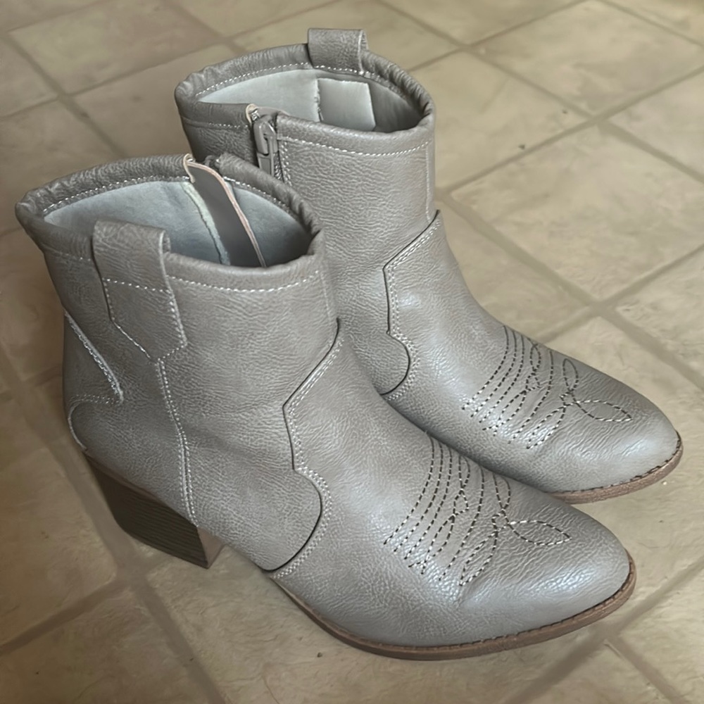Unionbay booties